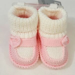 Carter's little baby girl knitting shoes - is newborn